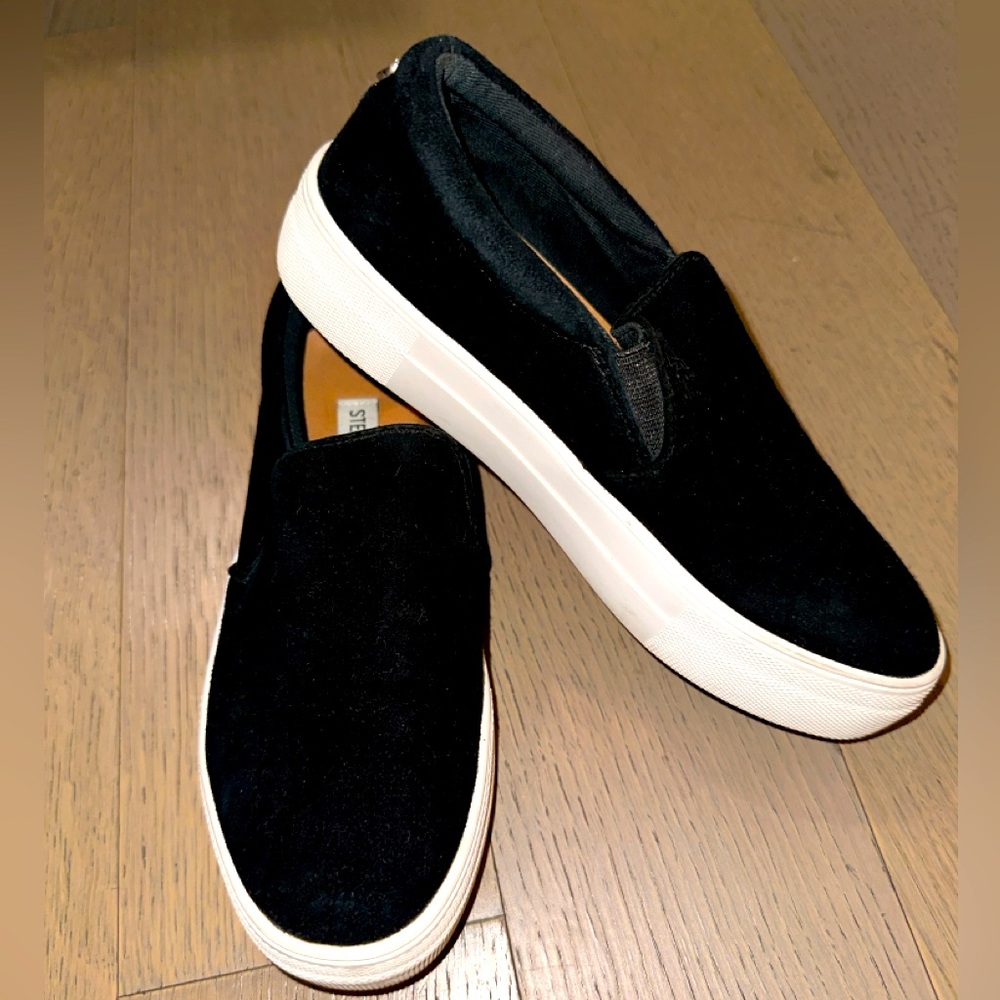 Steve Madden Platform Suede Sneakerss
